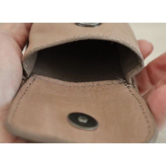 Free People Street Sounds Brown Leather Case For Airpods  + Earbuds - Picture 4 of 10